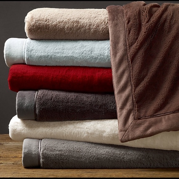 BNWT Restoration Hardware Luxury Plush Throw